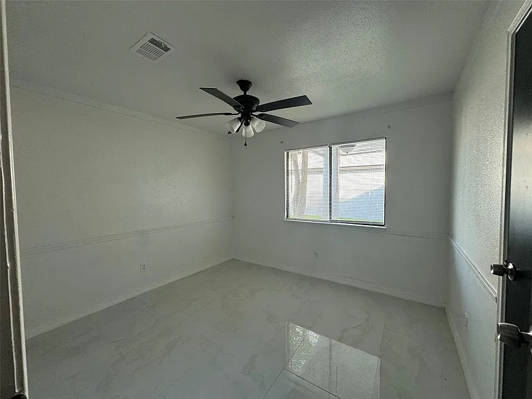 5409 Deborah Ln — Photo 15