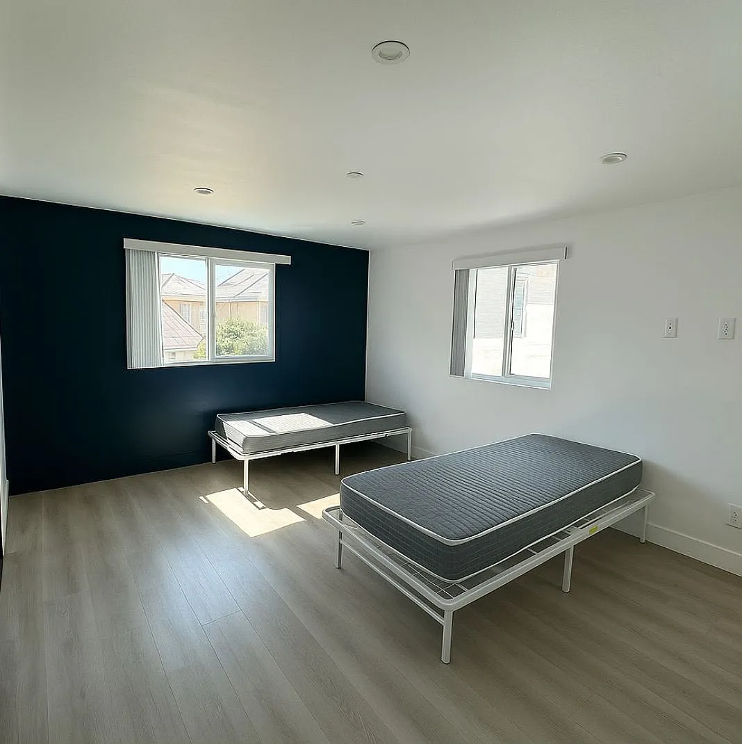 5 bed, 2000 sqft, $650 — Photo 1