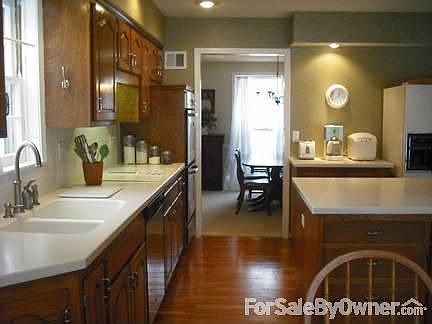 New Appliances/Corian Counters : Appliances and counter tops less than 2 years old. Separate dining 