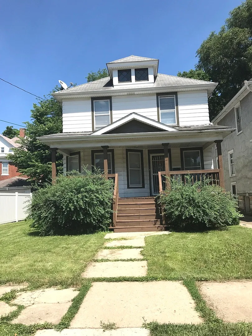 302 Sherman St photo 1