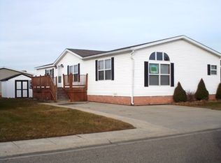 33267 Trellis Ct, Lenox, MI 48048