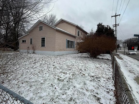 4th image of 3102 N Water St