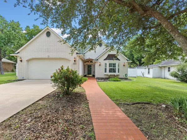 608 Center St, Royse City, TX 75189