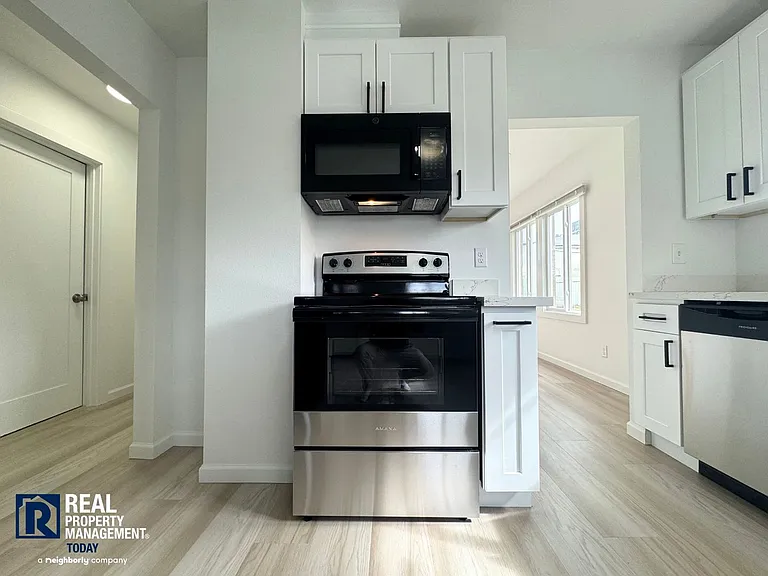 8420 1/2 S Tacoma Way #1 — Photo 8
