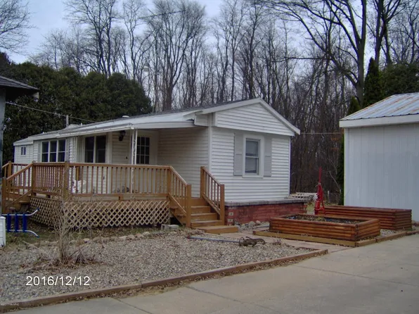 52151 Alethea Dr, Mendon, MI 49072