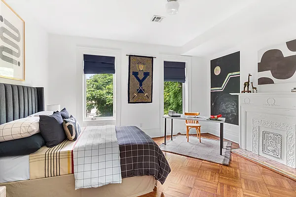 Sold by Compass | media 18