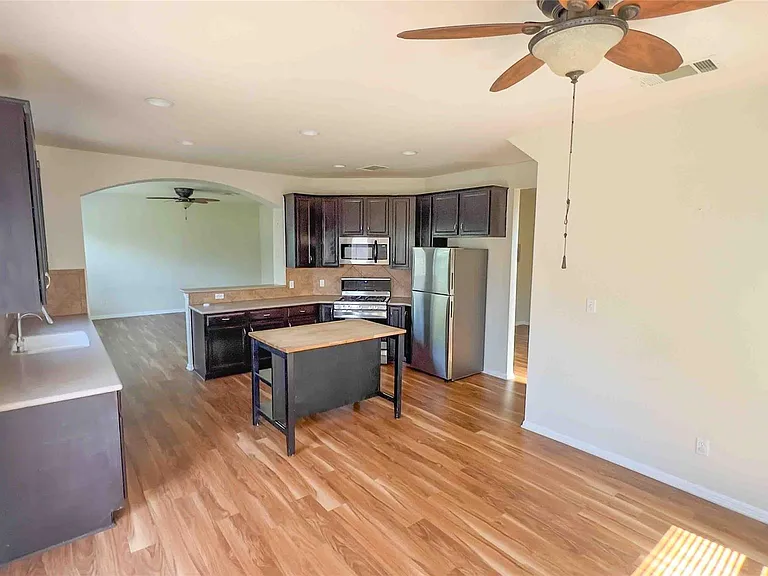 709 Rusk Rd — Photo 3