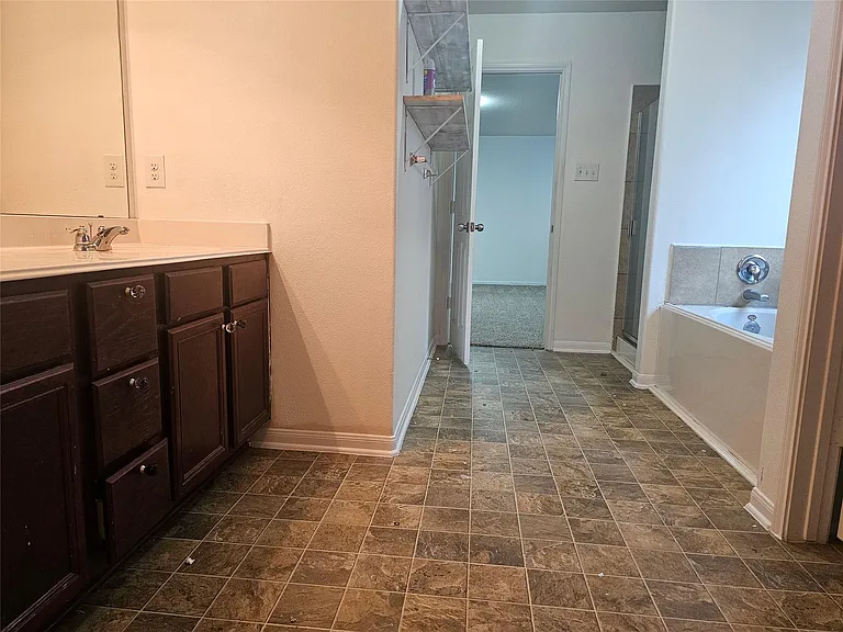 9938 Swallow Dr — Photo 3