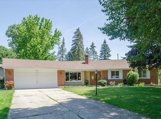 2027 Springmill Rd, Dayton, OH 45440