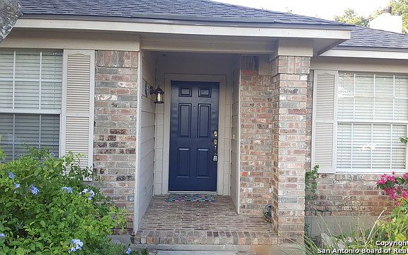 2nd image of 14931 Lantern Ln