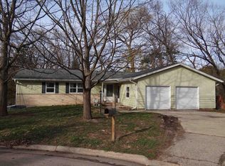 1201 South River Road, Janesville, WI
