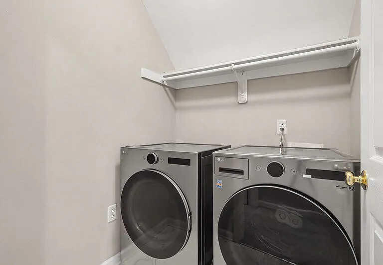 2549 Adonis Ct — Photo 21
