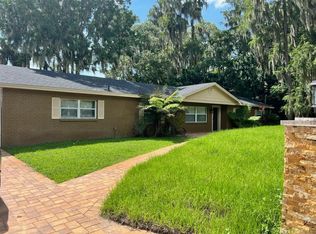 17208 Orangewood Dr, Lutz, FL 33548