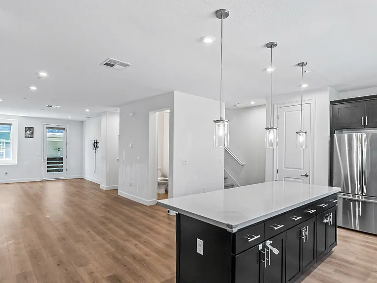 1744 Pedrozzi Cmn — Photo 16
