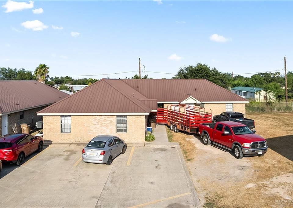 1st image of 401 Date Palm St