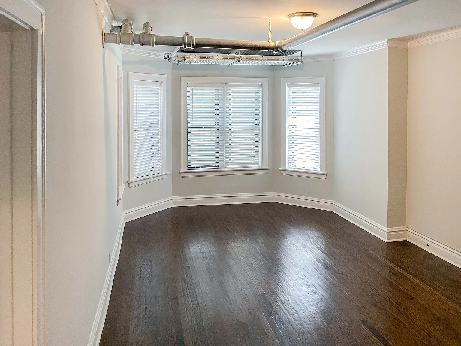 1 bed, 890 sqft, $1,895 — Photo 2