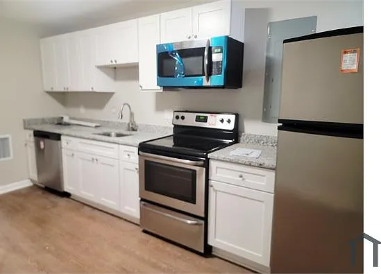 4 bed, 1431 sqft, $2,400 — Photo 1