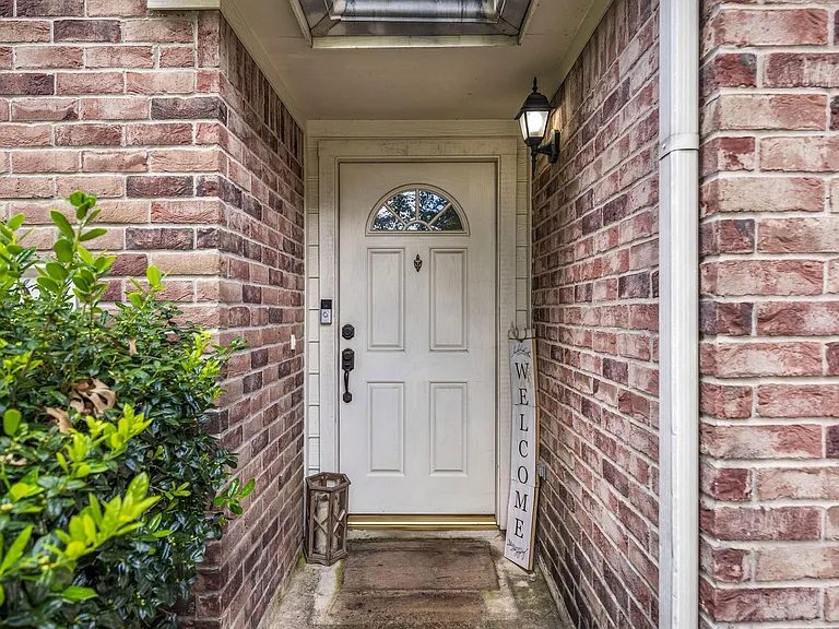 24027 Floragate Dr — Photo 3