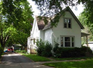 1208 Lawe St, Green Bay, WI 54301