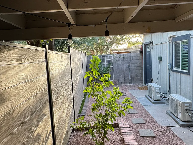 48 S Catalina St — Photo 19