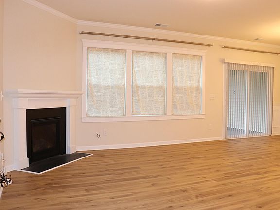 3rd image of 332 River Pine Dr