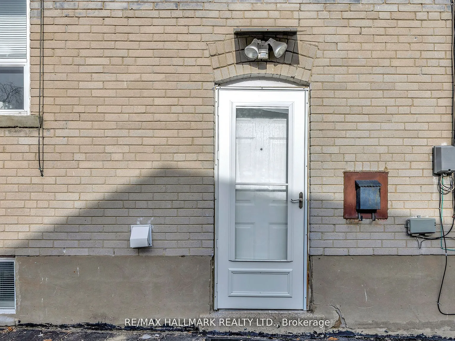 3 bed, $1,800 — Photo 3
