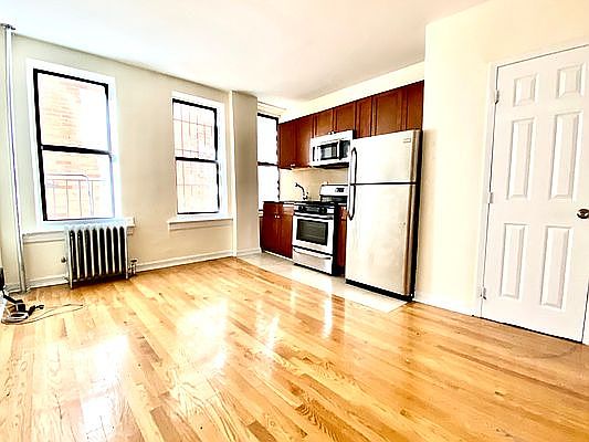 2nd image of 150 W 140th St #F4