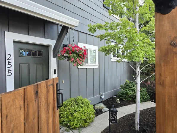 255 S Larch St, Sisters, OR 97759