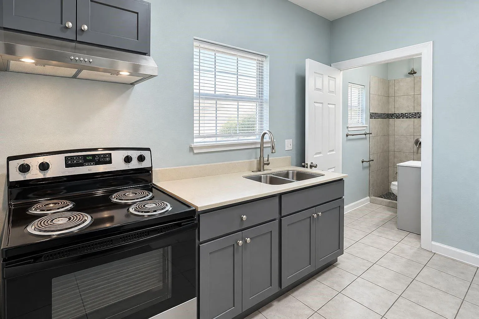2 bed, 2.0 bath, 800 sqft, $1,800 — Photo 4