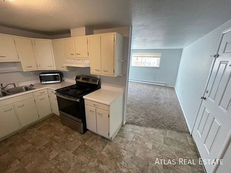 3730 Owens St #D — Photo 11