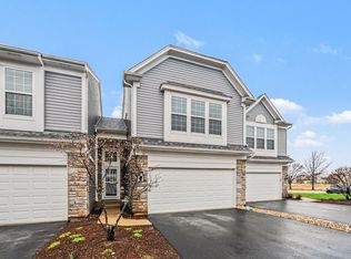 102 Devoe Dr #102, Oswego, IL 60543