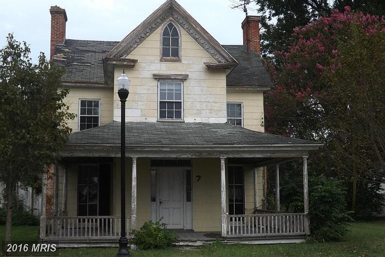 1st image of 7 Main St