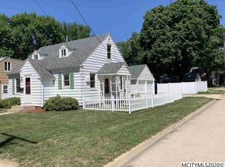 948 10th St NE, Mason City, IA 50401