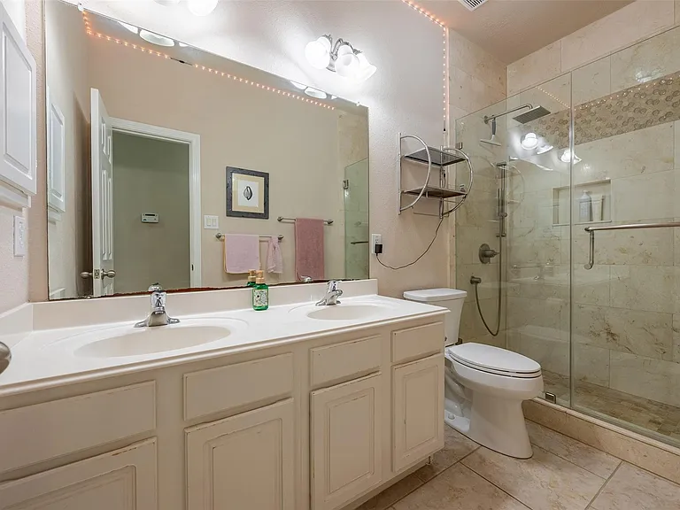 13815 Normandy Ct — Photo 22