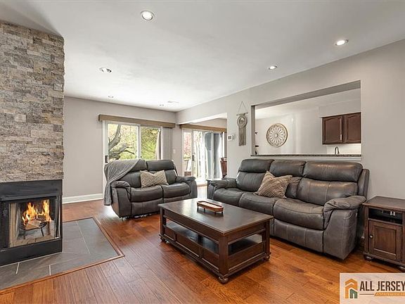 5th image of 119 Malibu Dr