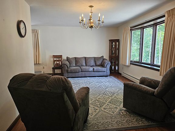 5th image of 64 Emile Avenue