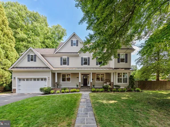 7221 Arthur Dr, Falls Church, VA 22046