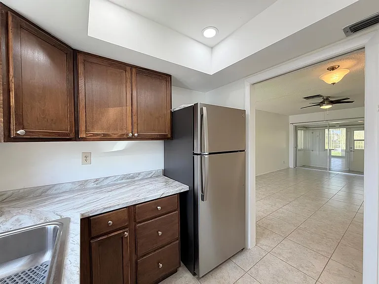2607 Dudley Dr W #L — Photo 5