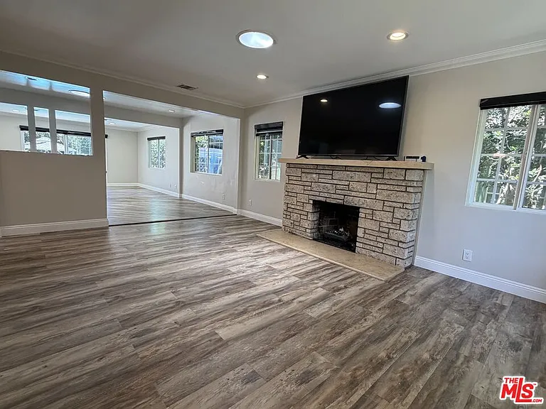 4747 Cartwright Ave — Photo 20