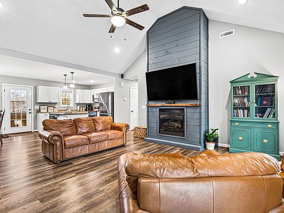 2nd image of 301 Garner Dr