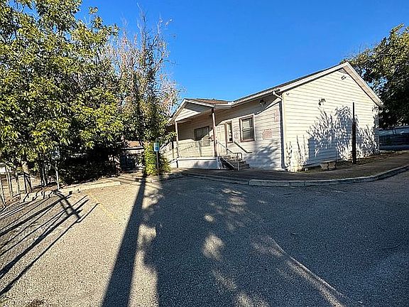 2nd image of 1923 Burnet St