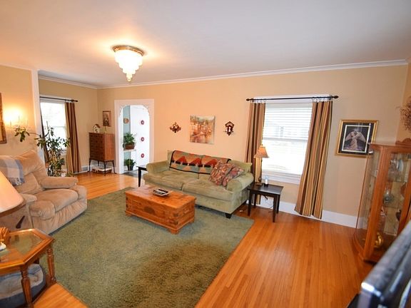 3rd image of 2118 Sunnyside Ave