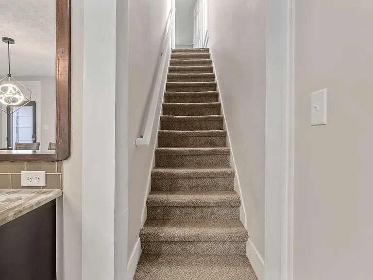 716 Siebert St — Photo 23