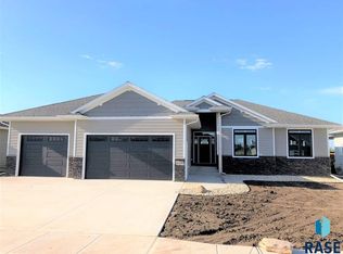 2405 N Lammers Ct, Court Tea, SD 57064