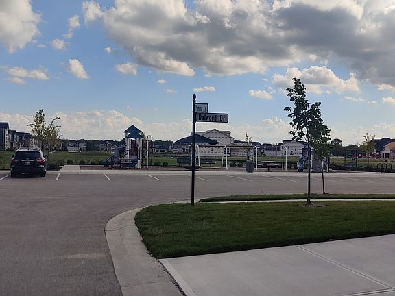 4th image of 14522 Pomona Ln