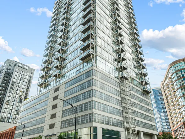 653 N Kingsbury St APT 2402, Chicago, IL 60654