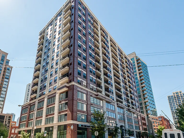 451 W Huron St #703 — Photo 24