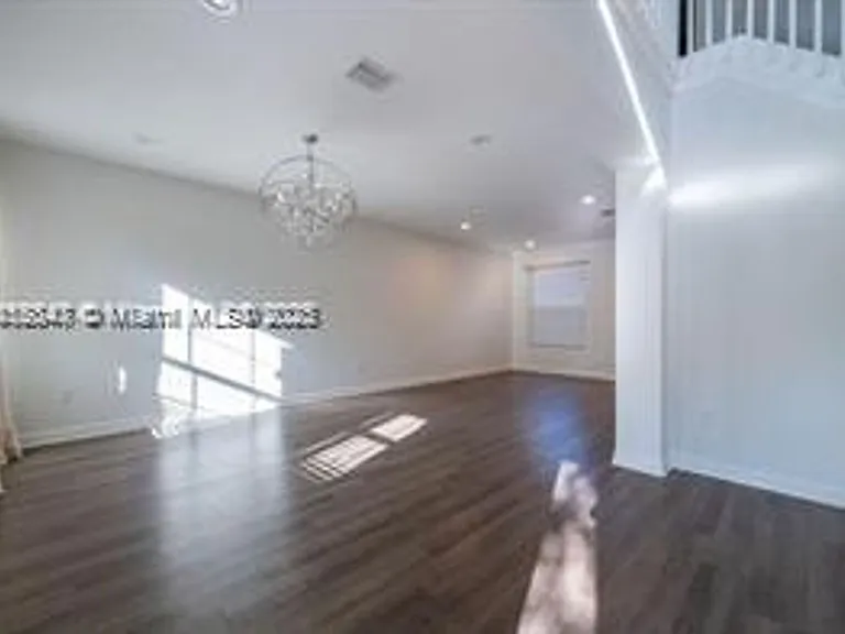 109 SW 147th Ter #1109 — Photo 5