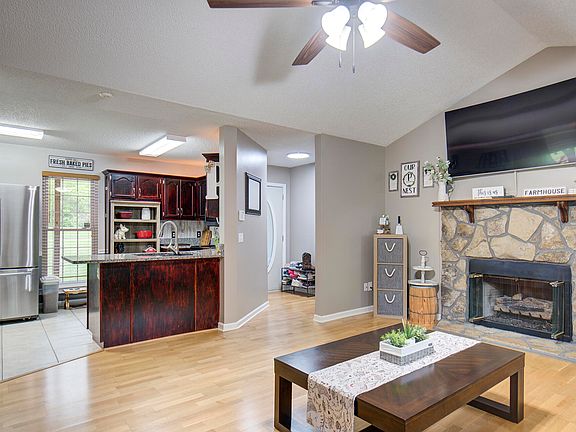 3rd image of 8820 Forest Pond Dr