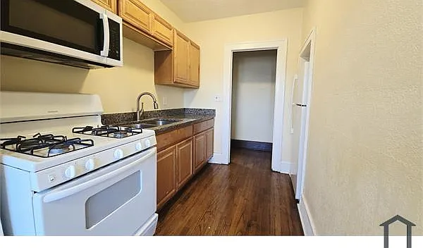 1 bed, 750 sqft, $1,025 — Photo 2